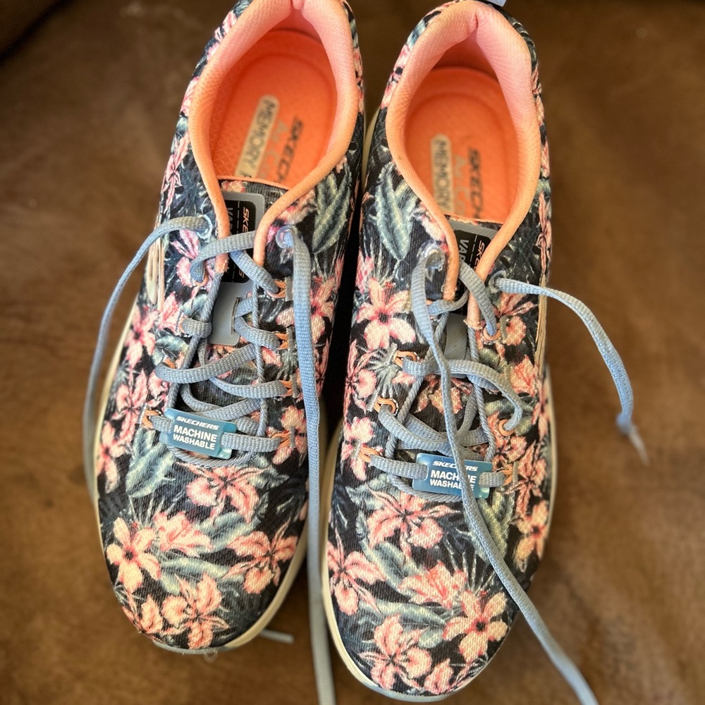 Skechers Women's Vapor foam floral Sneakers Spring Bouquet